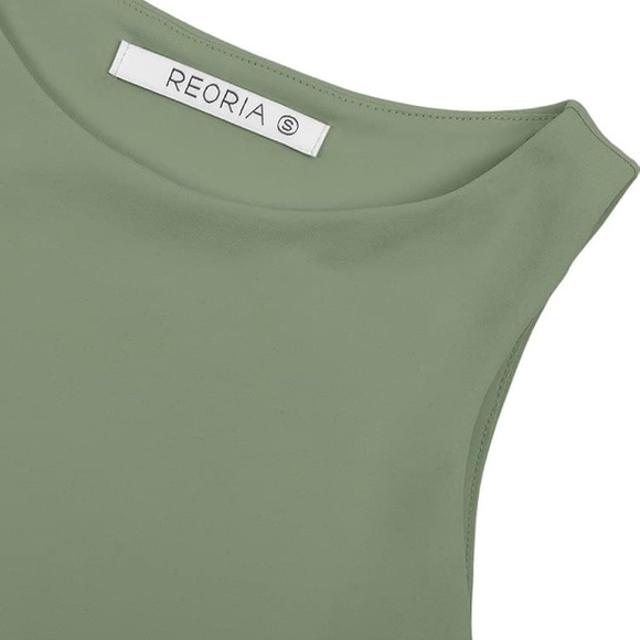 ReoRia Seamless High Neck Double Lined Basic Tank Top - Picture 5 of 8